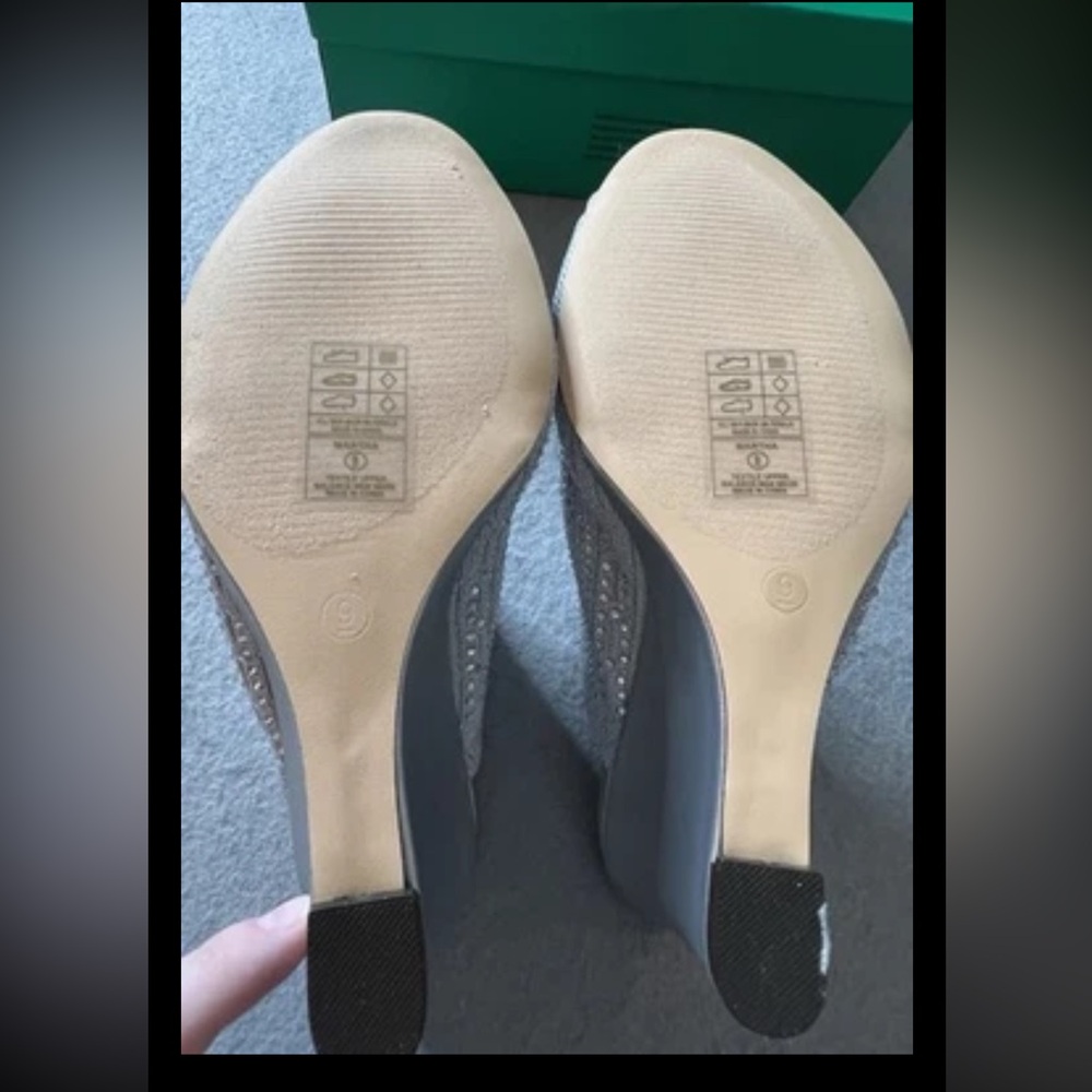 NEW Lauren Lorraine Wedge Heels Womens 9M Silver Bling Rhinestone Formal Classic - Picture 7 of 7